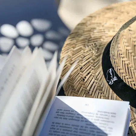 Hotel Joseph Charles 3*