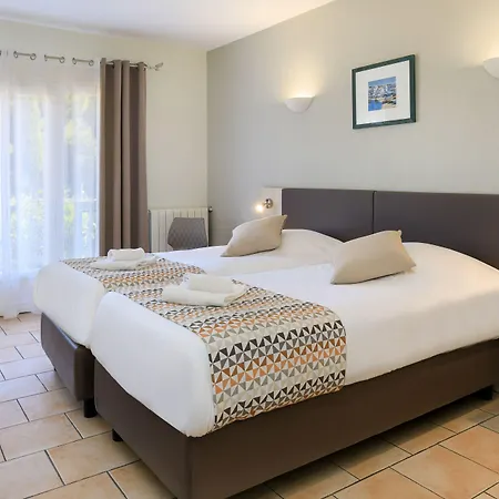 Hotel Joseph Charles 3*