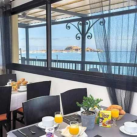 Hotel Joseph Charles LʼÎle-Rousse