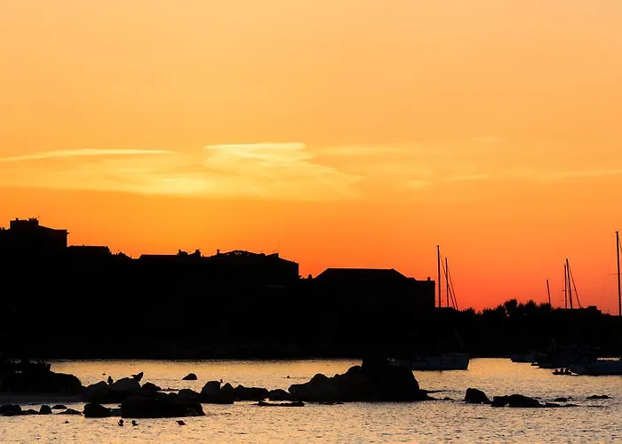 Joseph Charles 3* LʼÎle-Rousse