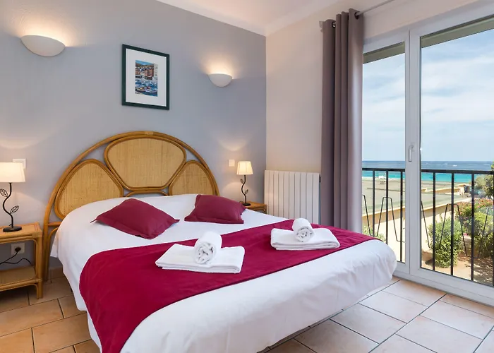 Joseph Charles Hotel LʼÎle-Rousse