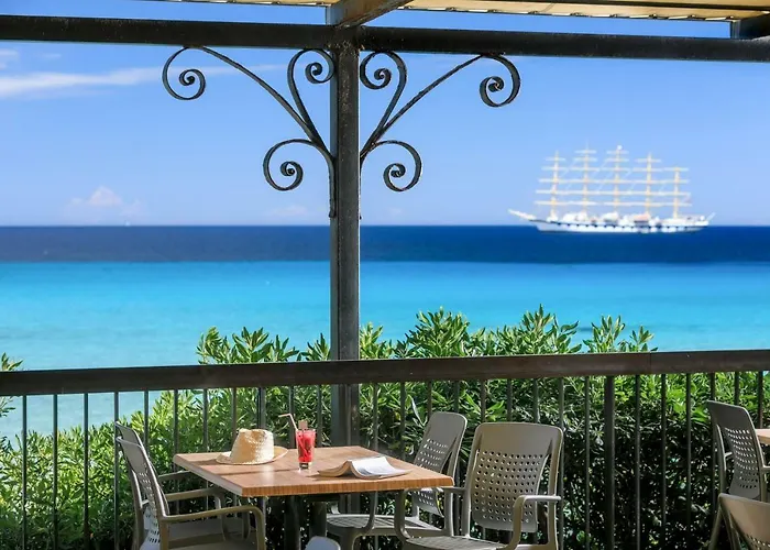 Hotel Joseph Charles 3*