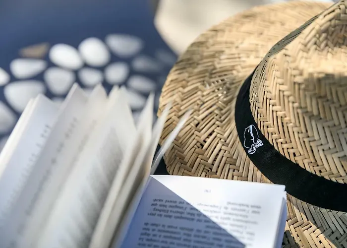 Hotel Joseph Charles 3*